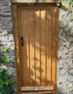 wooden door frame + door